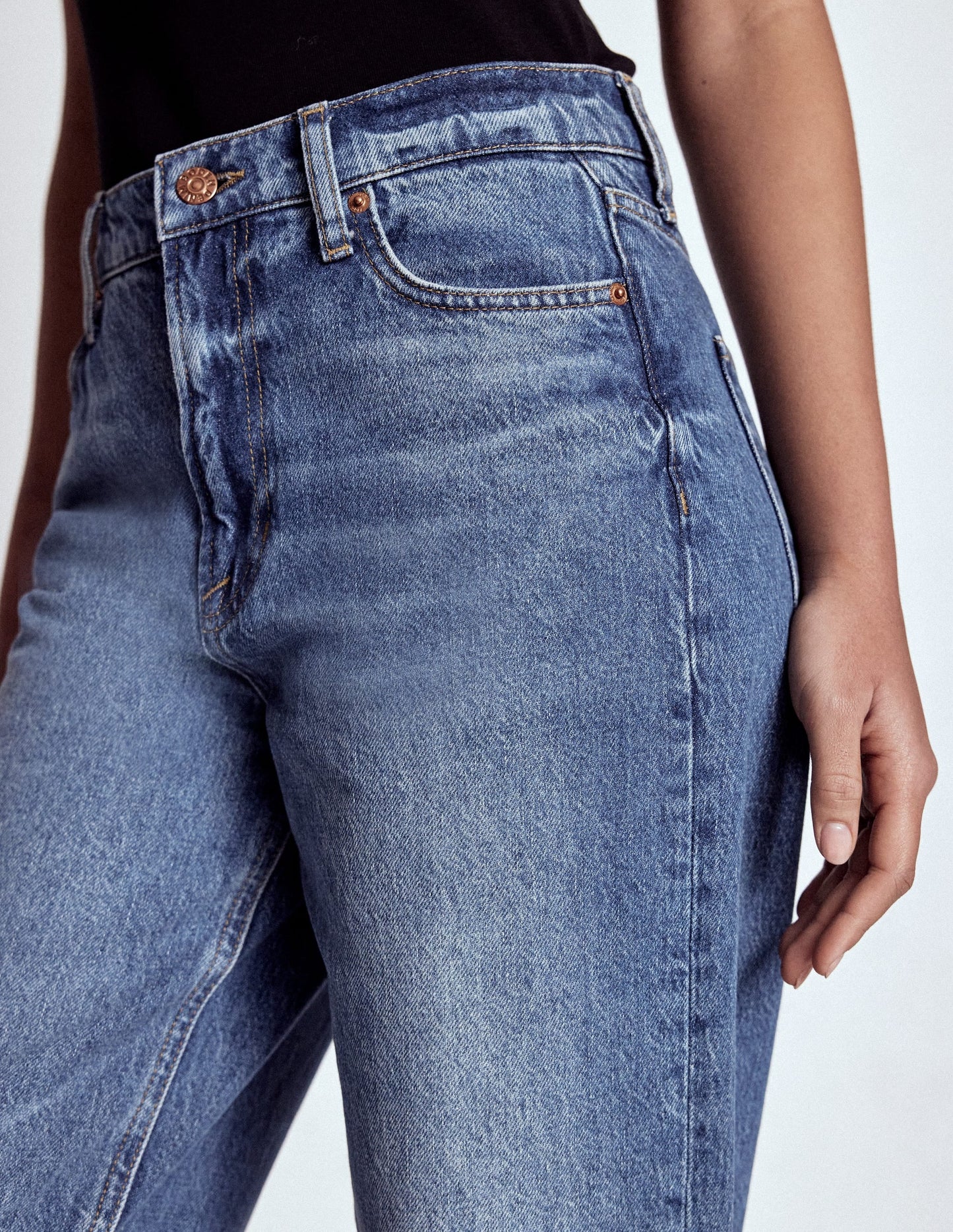 Mid Rise Relaxed Jeans-Mid Vintage
